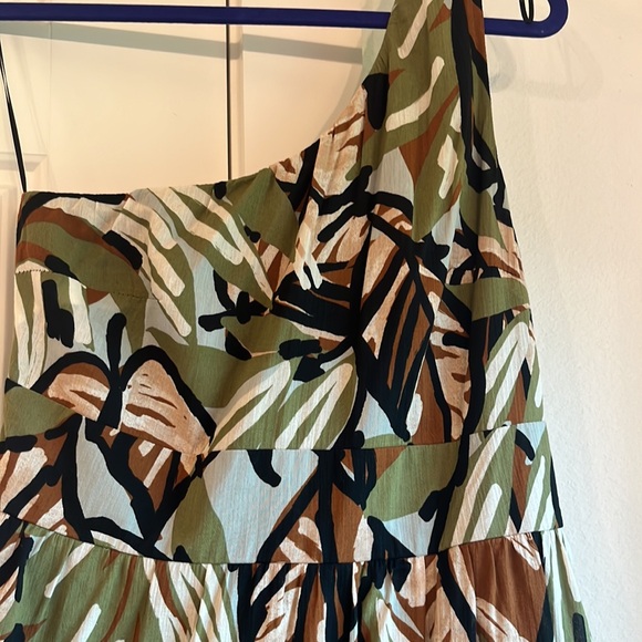 NWT, one shoulder, high-low ruffle hemline-tropical print dress, size 8 - Picture 2 of 6